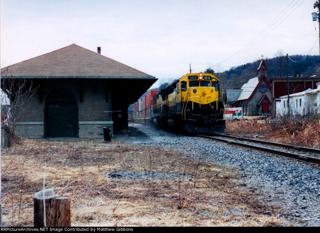 NYS&W train SQ555-date approximate